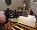 Bild: dob
Zum Patrozinium beschenkte der Kirchenchor und ein Instrumentalensemble unter Leitung von Claudia Gruber und Willibald Wirth die Kirchenbesucher mit der Hochzeitsmesse von Franz Xaver Gruber.