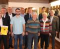 Jubilarehrungen bei den Briefmarkenfreunden (von links): Peter Bruckner, Erster Bürgermeister Michael Göth, Heiko Übler, Vorsitzender Daniel Laurer, Norbert Klose, Dritter Bürgermeister Hans-Jürgen Reitzenstein, Manfred Hein, Andreas Kurczyk, Irmgard Herold und Hans Dietmayr vom Regionalbeirat Oberpfalz.