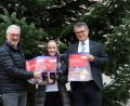 Bild: agr
Werner Dietrich, Ulrike Meixner und 1. Bürgermesiter ;Martin Birner präsentieren das Programm des Burgadvent