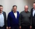 Bild: u
Stadtrat Christian Gnan (Vorsitzender CSU Ehenfeld), 3. Bürgermeister Peter Leitsoni, Dieter Kohl, Stadtrat Josef Luber (Vorsitzender CSU Massenricht) und Bürgermeister Hermann Falk (von links) bei der Nominierungsversammlung.
