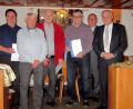 Bild: ak
Ortsvorsitzender Georg Schroll (Zweiter von links), Bürgermeister Günter Kopp und Kreischef Georg Brand (von rechts) dankten (von links) Edwin Kimich, Alois Kreuzer und Hans-Siegfried Riedl (von links).