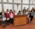 Bild: gz
Der für die Kinderchristmette neu gegründete Kinderchor mit Organistin Martina Brenner und Solosängerin Anna-Lena Klug (rechts).