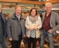 Bild: jr
Die drei SPD-Stadträte Gerhard Greim, Johann Brandl und Manfred Sommer (von links) überreichten an Tafel-Vorsitzende Nicole Fürst 300 Euro.
