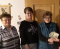 Bild: lnz
Über 900 Euro für die Aktion "Feuerkinder" freute sich Dr. Annemarie Schraml (Mitte). Bei der Spendenübergabe mit dabei waren (von rechts) Mesnerin Kathrin Tanner, Konzert-Organisatorin Gabi Werner sowie (von links) KAB-Ortsvorsitzende Helga Haberkorn und Seelsorgerat-Sprecherin Rosemarie Ernst.