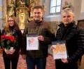 Bild: le
Der Gottesdienst am 3. Advent in der evangelischen Kirche St. Johannes Baptista gibt 
der Ehrung von Bläsern des Posaunenchores und den Glückwünschen für Judith Riedel als Kirchenmusikerin einen besonderen Rahmen.
Von links: Diakon Joachim Kiehl, Leiter Wolfgang Lang, Richard Riedel, Judith Riedel, Harald Schönberger und Norbert Meierhöfer.