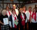 Bild: rrd
Die geehrten Sängerinnen und Sänger, vorne links Ingeborg Pasch, Renate Haller und Heike Seitz dahinter Regina Rösch, Gerd Ludwig, Christine Ludwig(1. Vorsitzende), Katharina Stühler(2. Vorsitzende) und Simone Steger.