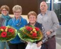 Bild: Schönberger, Ferdinand [fsb]
Manuela Da Ros (links) und Vorstandsvorsitzender Thilo Schmidt (rechts) ehren Anita Komma-Pöllath und Ute Kleinert (Mitte von links).