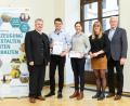 Bild: exb/Tobias Hase
Im Wettbewerb „Biodiversität“ bekam die Landwirtschaftsschule Nabburg einen Preis vom Bayerischen Staatsministerium für Ernährung, Landwirtschaft und Forsten.