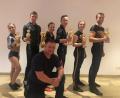 Bild: exb
Die drei erfolgreichen Quick-Feet-Paare und Pokalsieger beim ersten Turnier der Herbstsaison: (von links) Johanna Süß und Franz Rothballer, Antonia Schmid und Julian Minks, Anna und Lukas Kodalle mit ihrem Trainer Bernd Peter.