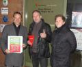 Bild: Dobmeier
Als erste Partei reichte die Linke mit Ali Daniel Zant, Stephan Frischmann und Aaron Zant (von linkds) ihre Wahlvorschläge zur Kommunalwahl ein.