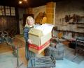 Bild: Hösamer
Die ersten Umzugskartons sind schon da: Leiterin Eva Maria Keil bereitet mit ihrem Team derzeit das Stadtmuseum für den Umbau vor. Da ist einiges einzupacken.