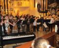 Bild: is
Was die Musiker des Nachwuchs-Blasorchesters schon alles können, zeigen sie beim Weihnachtskonzert der Musikschule im Vierstädtedreieck.