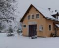 Bild: bgl
Das Feuerwehrhaus Nunzenried wird als letztes Gerätehaus im Stadtgebiet mit einem Sektionaltor ausgestattet.