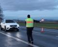 Bild: sfo
Ein Beamter bei den Fahndungskontrollen an der B15.