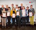 Bild: BRK
Auch Amberg-Sulzbach war bei den BRK-Ehrungen vertreten (vorn, von links): Silvia Kerschensteiner, Michaela Haller, Monika Graf, Astrid Geitner, Lydia Brand, Sabine Bogner und Monika Breunig sowie (hinten, von links) Theo Zellner, Gerd Geismann, Joachim Lösch, Kunigunda Lappert und Leonhard Stärk.