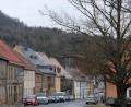 Bild: ow
Die Stadt will für den Erhalt der markanten Bausubstanz am Marktplatz ein kommunales Förderprogramm auflegen. Grundlage dafür ist eine Gestaltungsfibel, mit der den Sanierungs- und Bauwilligen ein Leitfaden zum Erkennen, Bewerten, Bewahren und Entwickeln von stadtbildprägenden Elementen an die Hand gegeben wird.