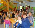 Bild: hl
Vergnügliche Stunden verbrachten die Mädchen und Buchen zusammen mit ihren Großeltern im Kindergarten St. Anna.