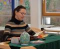 Bild: sei
Nicht wie sonst die Autoren weit gereist, sondern aus der näheren Heimat kam die Autorin Corinna Wallner um vor Manteler Schülern zu lesen.
