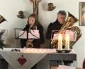 Bild: cro
Drei Generationen musizieren zusammen: Franz Völkl am Tenorhorn, mit seiner Enkelin Lea Völkl am Saxophon und Sohn Franz Völkl an der Tuba.