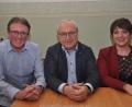 Bild: ws
SPD-Ortsvorsitzender Robert Birkner (links) konnte Gottfried Beer als Bürgermeisterkandidaten vorstellen. Unterstützung versicherte auch Grünen-Abgeordnete Anna Toman.