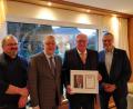 Bild: exb/Lions Club Weiden
Gerd Moser, ehemaliger Kepler-Chef und einstiger Lions-District-Governor (Zweiter von rechts) feierte 80. Geburtstag. Anton Forster (von links), Frank Wohl und Präsident Michael Richthammer vom Lions-Club Weiden gratulieren.