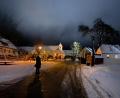 Bild: muk
Die Kapelle und die Dorfmitte waren Schauplatz der „Stillen Wege im Advent der Lichter“ in Rackenthal.
