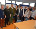 Bild: jr
Beim Besuch der Lebenshilfe in Mitterteich mit dabei waren (von links) Sandra Köstler (Lebenshilfe), Bezirksrat Toni Dutz, Kreisrätin Angela Burger, Lebenshilfe-Geschäftsführer Berthold Kellner, Kreisrätin Inge Härtl, Schulleiter Klaus Jahn, MdL Tobias Reiß, Ludwig Spreitzer, Christina Ponader, CSU-Fraktionsvorsitzender Josef Schwägerl und Julia Schmeller.