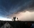 Bild: Margit Meier
So sieht der Himmel in Amberg am 18. August kurz vor dem Gewitter aus, das die Rettungskräfte in der Oberpfalz auf Trab halten wird.
