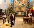 Bild: Kunz
Beim modernen Krippenspiel in St. Michael wurden die Heiligen Drei Könige von einer Räuberbande überfallen.