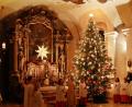 Bild: njn
Pfarrer Martin Besold feierte mit den Gläubigen in der Mariä-Himmelfahrts-Kirche die Christmette.