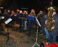 Bild: jr
Die Mitterteicher Stadtkapelle umrahmte am vierten Adventssonntag die Feier der Mitterteicher Siedler am Robert-Lindig-Platz. Unter der Leitung von Oliver Lipfert erklangen vorweihnachtliche Weisen.