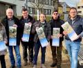 Bild: exb
Die Verantwortlichen von CSU, FU und JU freuen sich mit Bürgermeister Ludwig Biller (Zweiter von links), dass auch 2020 alle Haushalte der gesamten Gemeinde mit den beliebten Kalendern ausgestattet werden können.