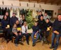 Bild: u
Mit einer 500-Euro-Spende bedenkt die Anglerjugend die Selbsthilfegruppe Krebskranker Kinder Amberg-Sulzbach (hinten, von links): Franziska Wallner, Lukas Schlosser, Martin Stadler, Magdalena Rauscher, Ivonne Rauscher, Luis Birner, Elias Birner und Philipp Wopperer; vorn (von links): Leonie Rauscher, Angler-Vorsitzender Mario Rauscher, SHG-Vorsitzende Petra Waldhauser, Nils Prösl, Lenny Paulus, Johannes Zach und Jugendleiter Kevin Gehringer.