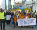 Bild: Portner
Bei Sonnenschein und klirrender Kälte ziehen am Montagnachmittag knapp 1000 Sternsinger in Neunburg vorm Wald zur Eröffnungsfeier.