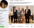 Bild: Facebook (Vilseck entdecken@VilseckBayern)
Tobias Fink (Mitte) hat am Freitag seiner langjährigen Freundin Susanne Feicht (rechts daneben) das Ja-Wort gegeben. Die Zeremonie nahm Vilsecks Bürgermeister Hans-Martin Schertl (rechts) vor. Trauzeugen waren Oliver Fink (Zweiter von links) und Marina Gebhardt (links), die Schwester der Braut.