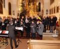 Bild: flt
Unter Leitung von Kirchenchorleiter und Organist Florian Löw wechselnd mit Gesangvereindirigent Rainer Weiß gaben die Gemeinschaft aus Kirchenchor und Sängergemeinschaft Plößberg-Wondreb-Schönkirch mehrere Stücke zum Besten.