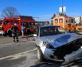 Bild: Roland Wellenhoefer
Der Wagen der Unfallverursacherin wurde rund 15 Meter über die Straße katapultiert.