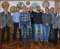 Bild: rrd
Die Jahresmeister der Schützenklasse aus allen Disziplinen mit Ehrenschützenmeister Johann Zimmermann (links) und Schützenmeister Hans Roth (ganz rechts).