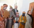 Bild: Gabi Schönberger
Die Sternsinger von St. Georg zu Besuch bei Landrat Andreas Meier.