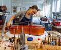 Bild: Christian Gold
Werkstattbesuch bei Geigenbauerin Judith Bauer.