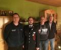 Bild: rdh
Klaus Sladky von der Blaskapelle, Tobias Schwamberger von der Feuerwehr(von links) sowie Georg Franz (Blaskapelle, rechts) gratulierten Peter Fischer zum 70. Geburtstag .
