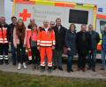Bild: jr
SPD-Mandatsträger besuchten die BRK-Rettungswache Mitterteich und informierten sich über den aktuellen Stand. Mit dabei waren (von links) BRK-Rettungsdienstleiter Klaus Dvorak, BRK-Kreisgeschäftsführer Holger Schedl, Verena Grötsch, Rettungssanitäter Christian Hofmann, Johanna Grötsch, Rettungssanitäter Matthias Wagner, Wachleiter Raimund Köstler, MdB Uli Grötsch, MdL Annette Karl, sowie die Stadträte Johann Brandl, Gerhard Greim und Manfred Sommer.