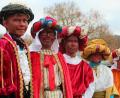 Bild: gri
Fünf Sternsinger-Gruppen, fünf Mohren: Schon frühmorgens wurden die Buben eingekleidet und geschminkt.