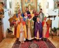 Bild: exb
Elf Kinder waren als Sternsinger in Pursruck und Schwand unterwegs: (vorne von links) Nele Heinrich, Felix Heinrich, Laura Heldmann, Jakob Rumpler, (mittlere Reihe von links) Paul Rumpler, Andreas Heldmann, Alexander Heldmann, (hinten von links) Simone Heldmann, Andreas Heinrich, Johanna Fruth und Carina Fischer.