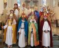 Bild: exb/Isabella Bodensteiner
Pfarrer Adam Nieciecki sendet die Sternsinger aus.