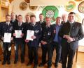 Bild: ga
Für 25 und 40 Jahre aktiven Dienst bei der Feuerwehr Schwarzach wurden langjährige Aktive geehrt.