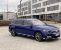 Bild: Michael Ascherl 
Der passat scho' (würde schon passen), der Passat, den VW unlängst gründlich renoviert hat, vor allem in Ausstattung(smöglichkeiten) und Technik. Wäre da nicht die Konkurrenz aus eigenem Hause.