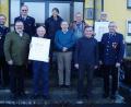 Bild: rdh
Zahlreiche Ehrungen standen bei der Feuerwehr Thanhausen an. Im Bild (von links) Vorsitzender Tobias Schwamberger, Bürgermeister Alfred Stier, Wolfgang Sertl (40 Jahre), Ludwig Meier (70 Jahre), Günther Beer (40 Jahre), Anton Wührl (40 Jahre), Franz Dietl (40 Jahre), Helmut Weigl (40 Jahre), Albert Zölch (60 Jahre), Bernd Schwamberger (40 Jahre).