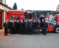 Bild: sne
Die CSU-Mitglieder des Grafenwöhrer Ortsverbandes statten der Lager- und Flugplatzfeuerwehr im Truppenübungsplatz einen Neujahrsbesuch ab.