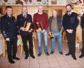 Bild: wro
Auszeichnet wurden am Dreikönigstag langjährige Mitglieder der Feuerwehr Fuchsmühl. Im Bild (von links) Kommandant Christian Höcht, Otmar Höfer, Bernhard Stock, August Kellner, Vorsitzender Sebastian Käs, Zweiter Vorsitzender Christian Höfer und Zweiter Kommandant Markus Ulrich.